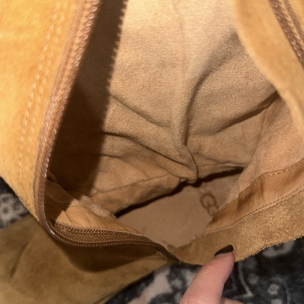 UGG - Picture 6 of 6